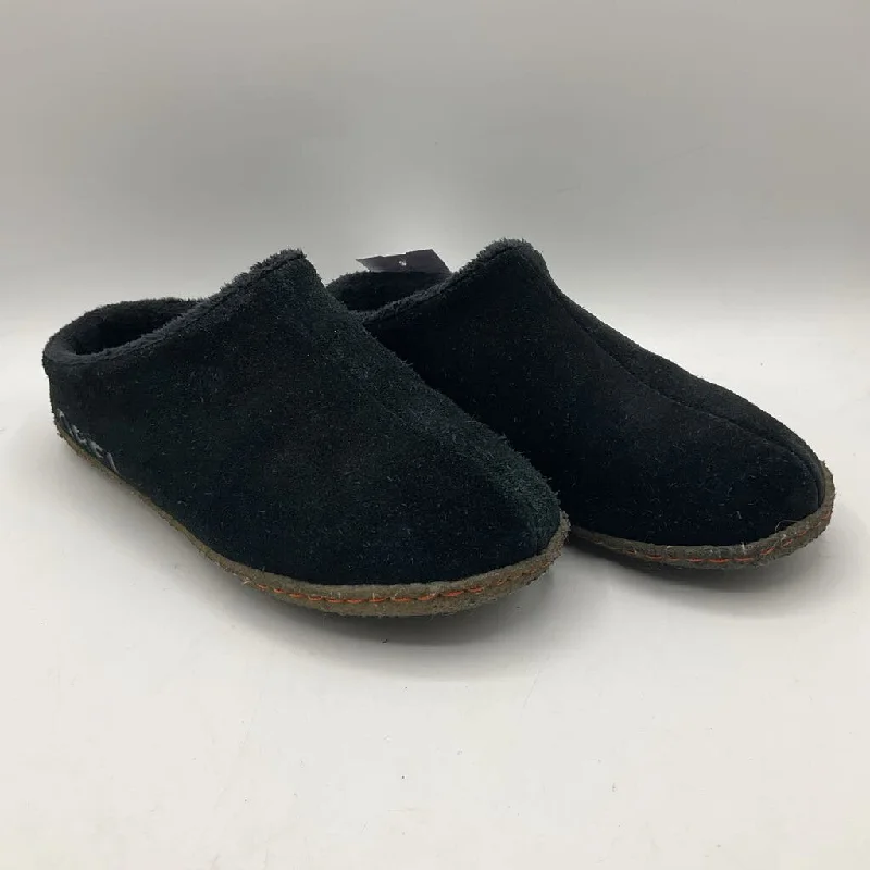 Size 3Y: Sorel Black/Leather Hard Sole Slippers